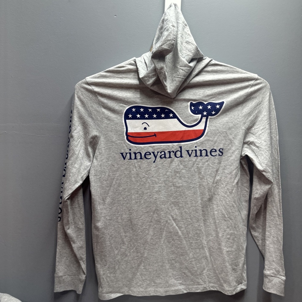Vineyard Vines Mens Grey Heather Patriotic USA Flag Whale Hoodie T-Shirt M NWT - Picture 4 of 7